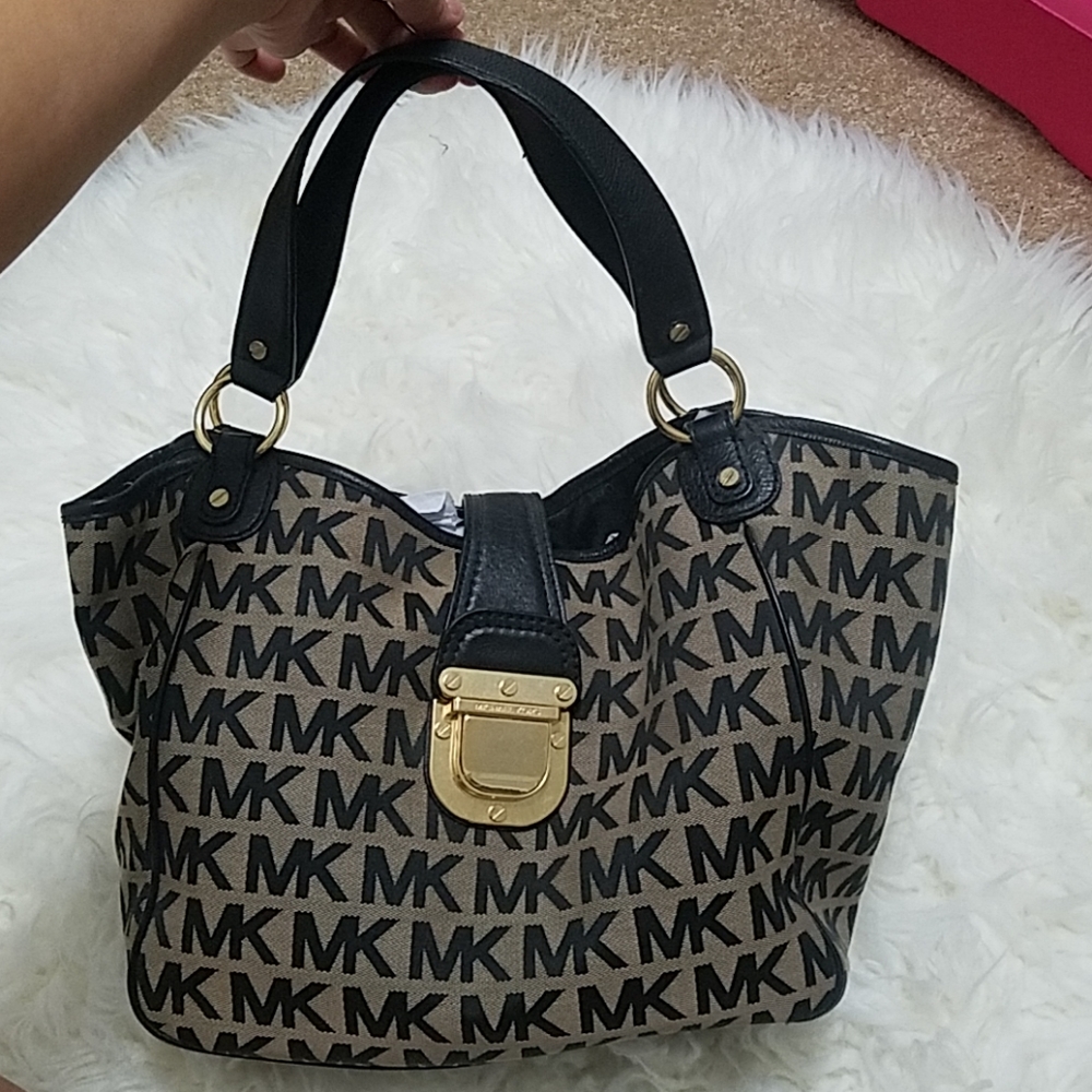 Michael kors purse